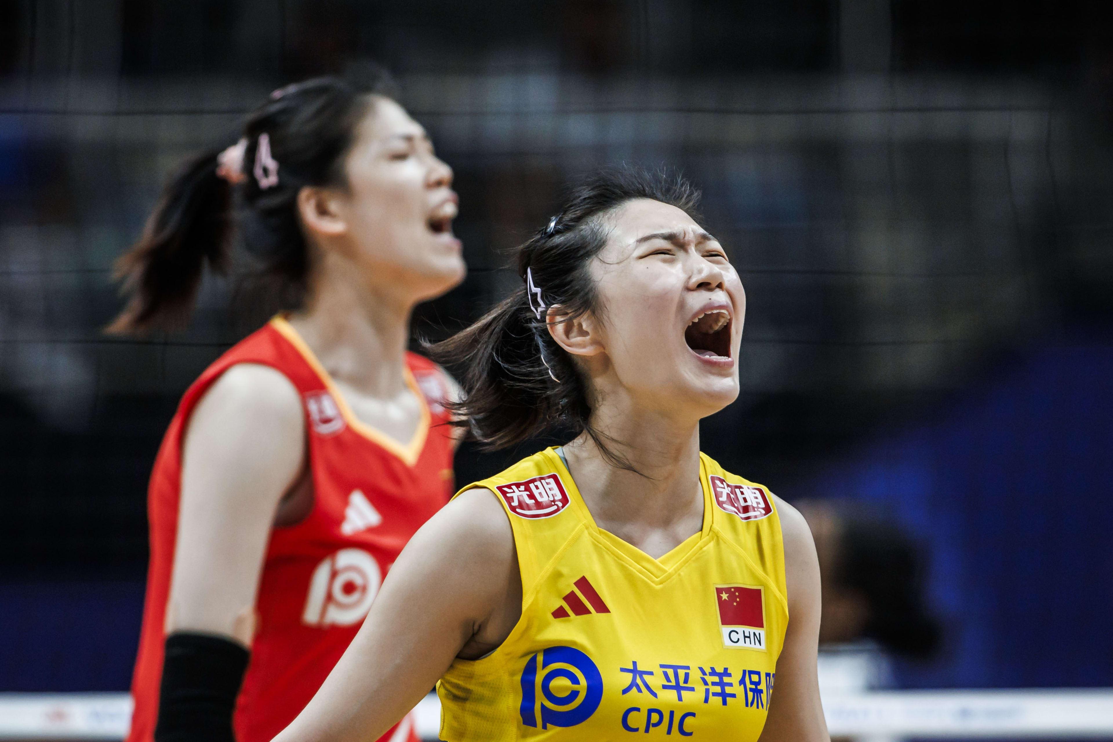 Scout迎来十赛季出色发挥，RNG观众热烈欢呼！